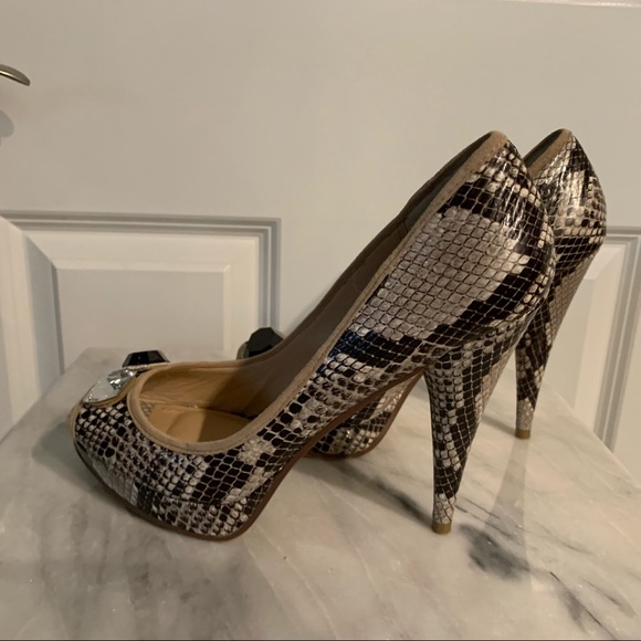 Miss Robertson Snake pattern Heels size 8M - Picture 3 of 5